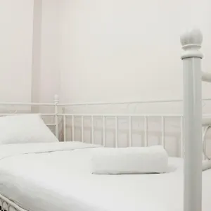 Modern Look 2br Gateway Pasteur By Travelio Apartment Bandung