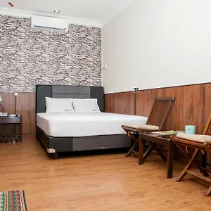 Reddoorz Near Riau Street 2* Bandung