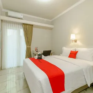 Guest house Reddoorz Near Taman Makam Pahlawan Cikutra