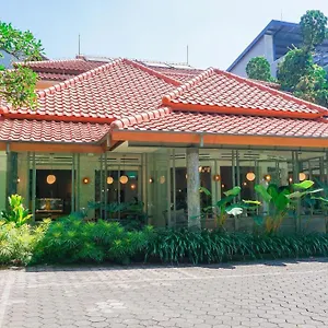Capital O 1616 Setiabudhi Indah Hotel 3* Bandung