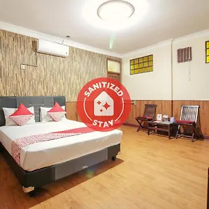 Hotel Vaccinated Staff - Oyo 352 Sabang