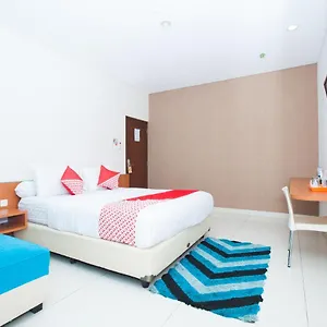 Hotel OYO 340 Cleo Near RS Bandung Advent 2*